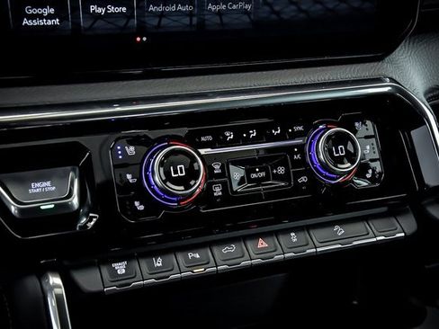 New 2025 GMC Sierra 2500 Denali w/ Denali Reserve Package image 17