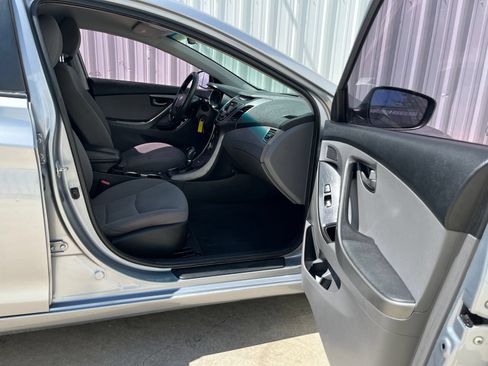 Used 2016 Hyundai Elantra SE FWD image 16