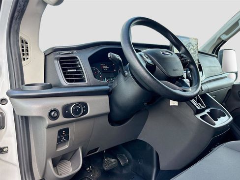 Used 2023 Ford Transit 350 XLT image 9