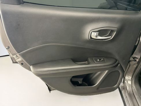 Used 2021 Jeep Compass Latitude AWD/4WD image 27