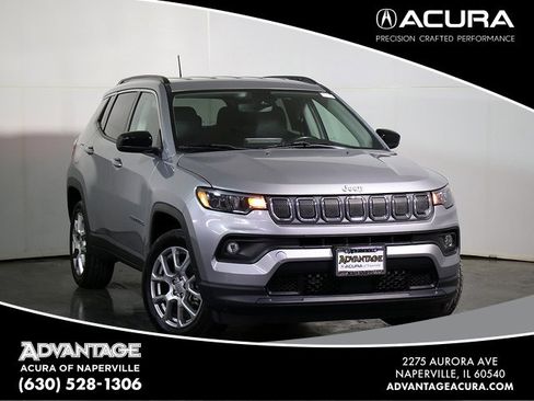 Used 2022 Jeep Compass Latitude image 1