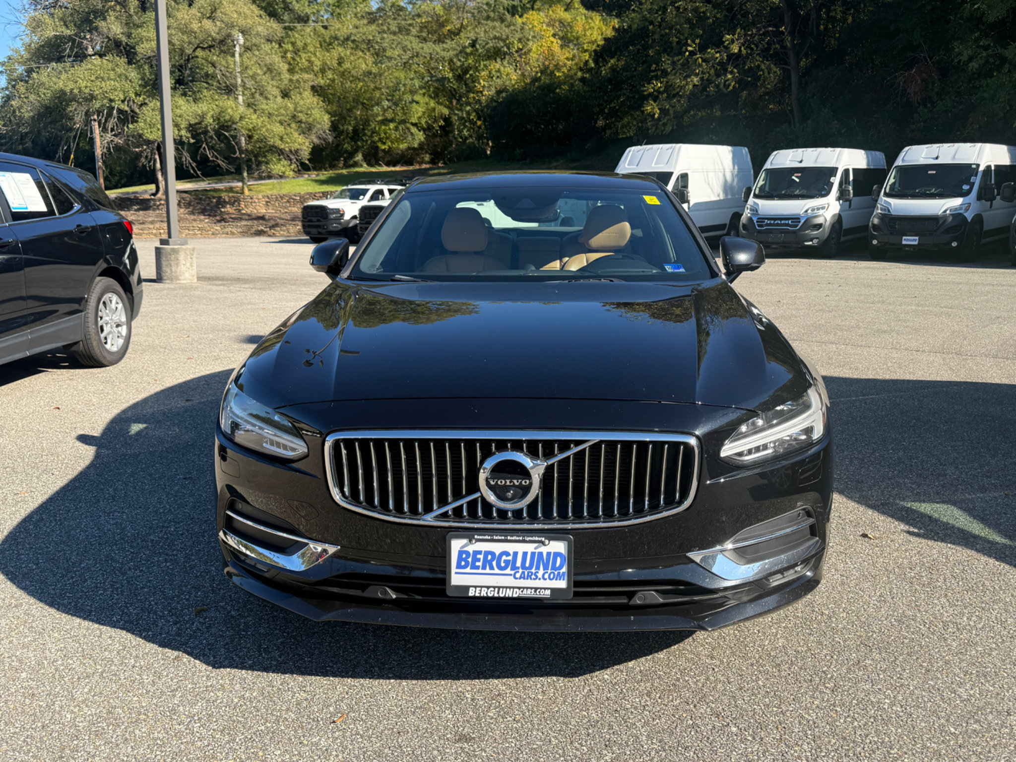 Used 2017 Volvo S90 T6 Inscription w/ Vision Package AWD/4WD image 3