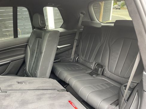 Used 2019 BMW X7 xDrive40i w/ Premium Package AWD/4WD image 13