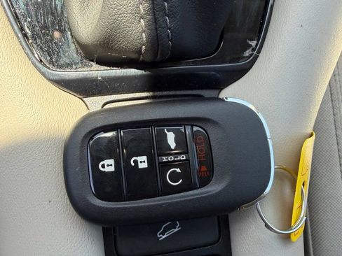 Used 2024 Honda HR-V LX image 13