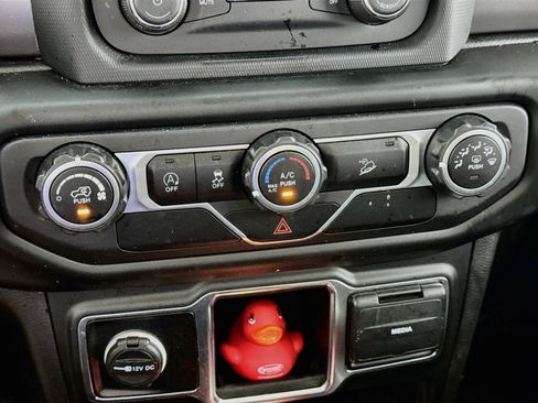 Used 2021 Jeep Wrangler Unlimited Sport AWD/4WD image 16