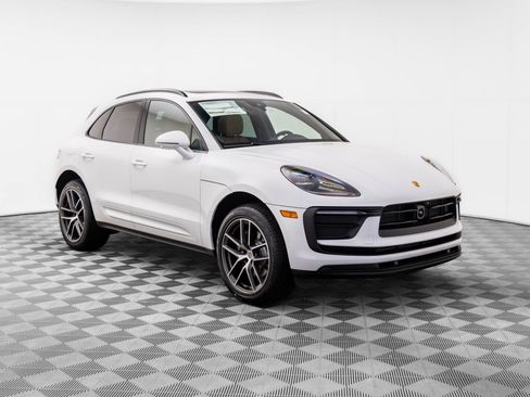 New 2026 Porsche Macan image 6