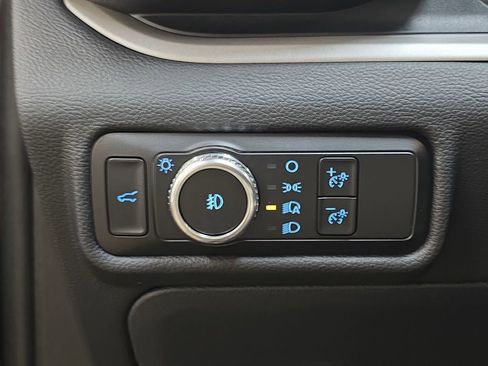 Used 2023 Ford Explorer XLT w/ Equipment Group 202A image 29