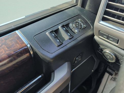 Used 2016 Ford F150 Platinum w/ Equipment Group 701A Luxury AWD/4WD image 28