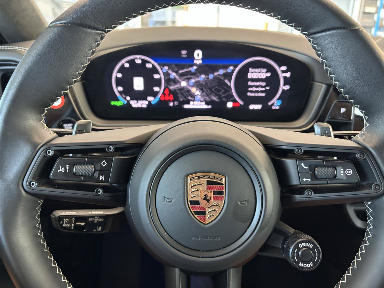 Used 2025 Porsche Cayenne GTS AWD/4WD image 19