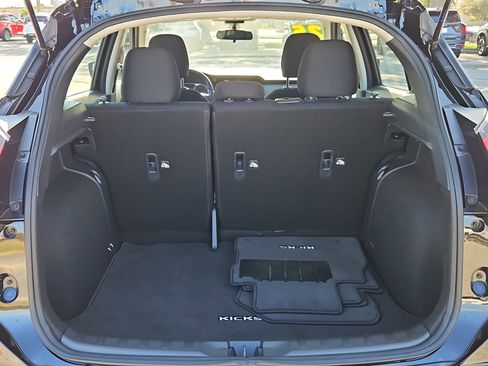 Used 2025 Nissan Kicks Play S image 6