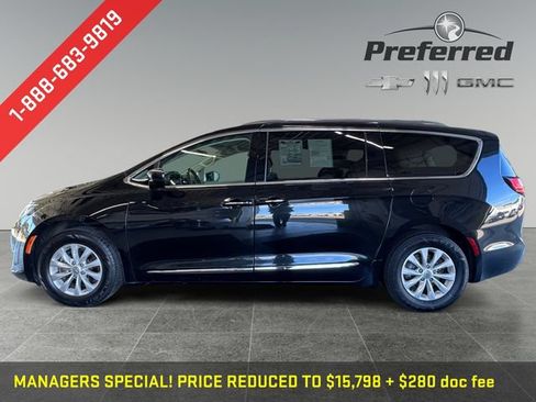 Used 2019 Chrysler Pacifica Touring-L FWD image 11