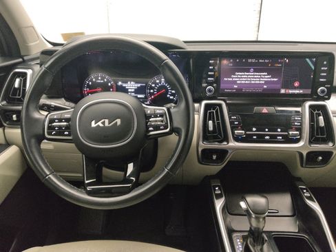 Used 2023 Kia Sorento S image 22