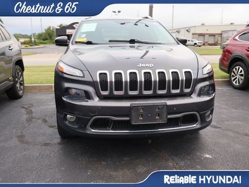 Used 2015 Jeep Cherokee Limited w/ Luxury Group AWD/4WD image 4
