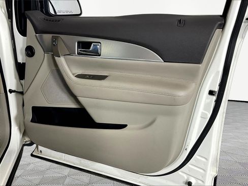 Used 2013 Lincoln MKX FWD image 27