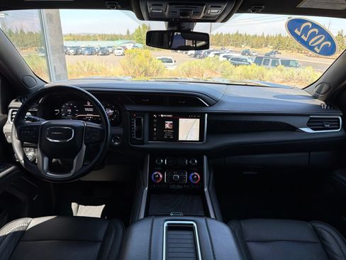 Used 2022 GMC Yukon Denali AWD/4WD image 11