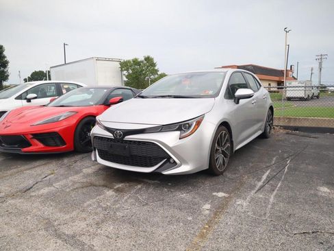 Used 2020 Toyota Corolla XSE FWD image 3