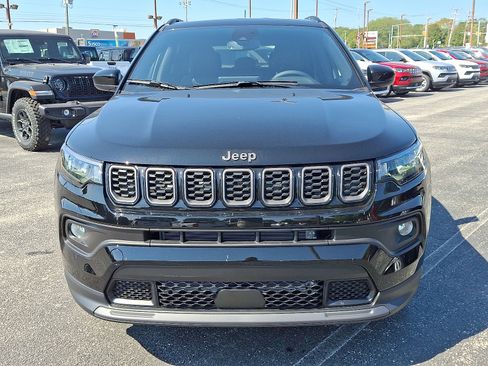 New 2025 Jeep Compass Latitude image 3