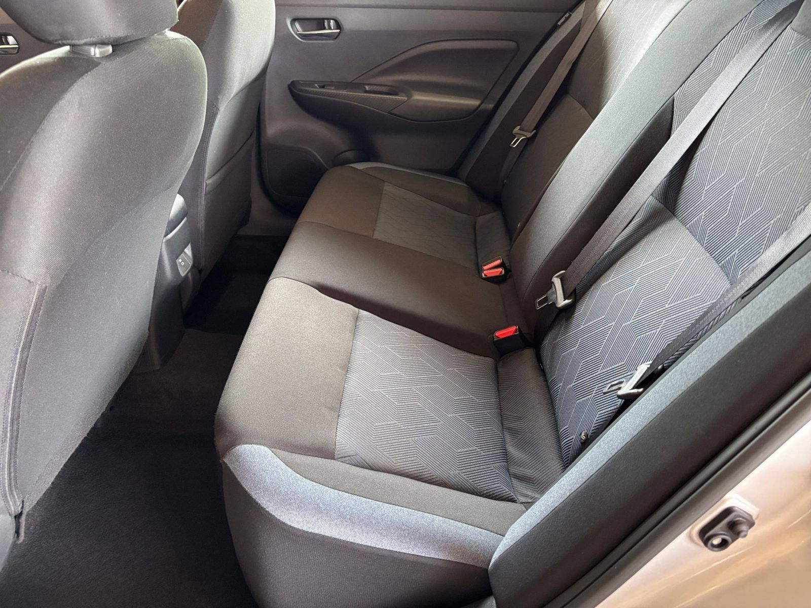 Used 2025 Nissan Versa SV FWD image 22