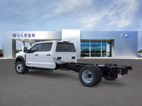 New 2026 Ford F450 XL w/ XL Chrome Package image 4