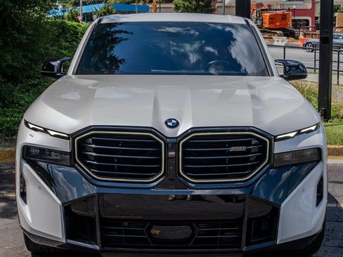 Used 2023 BMW XM AWD/4WD image 2