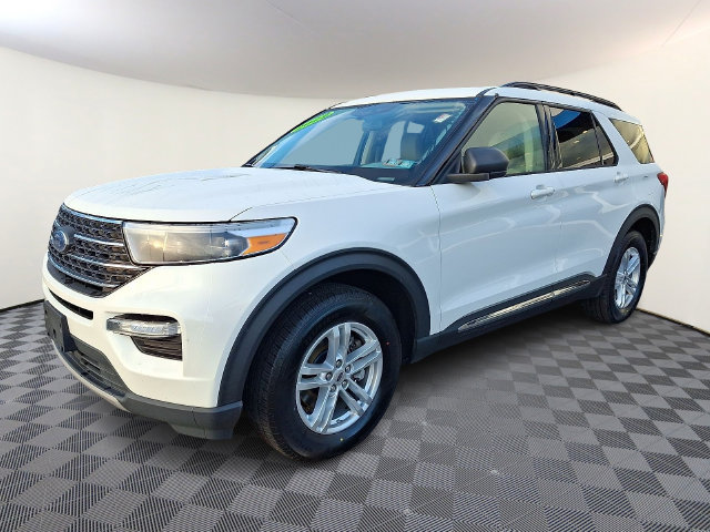 Used 2022 Ford Explorer XLT w/ Equipment Group 202A AWD/4WD image 3