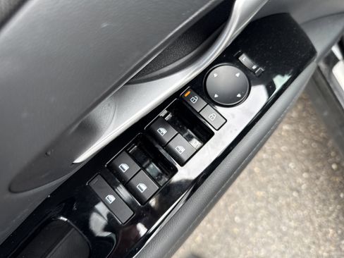 Used 2025 Hyundai Tucson Limited image 15