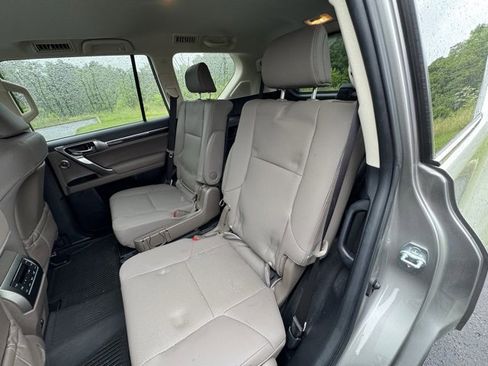 Used 2023 Lexus GX 460 Premium image 12