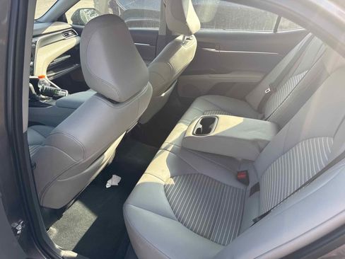 Used 2023 Toyota Camry SE image 7