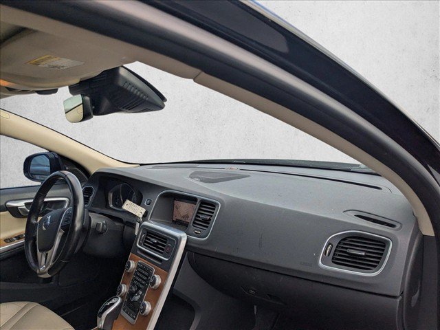 Used 2017 Volvo S60 T5 Inscription Platinum FWD image 17