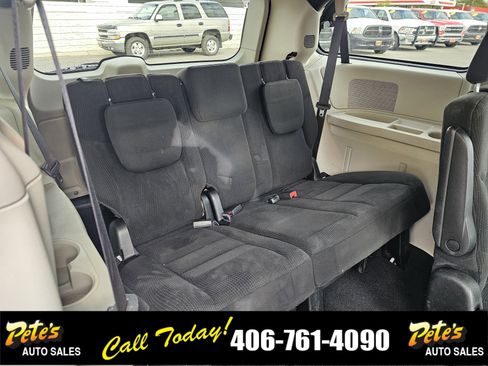 Used 2016 Dodge Grand Caravan SE image 14
