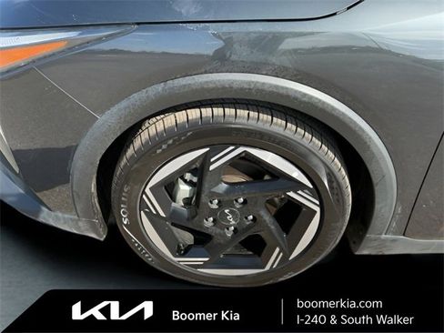 Certified 2025 Kia K4 EX image 9
