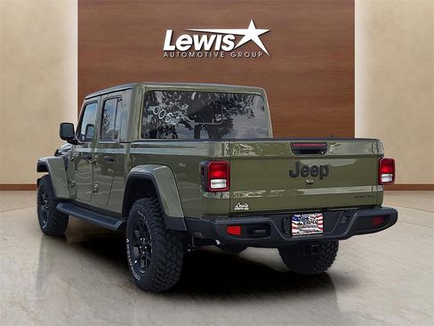 New 2025 Jeep Gladiator High Tide image 4