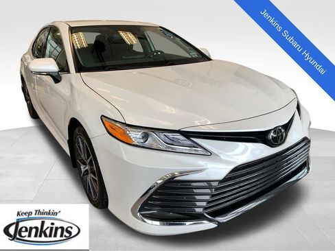 Used 2023 Toyota Camry XLE image 1