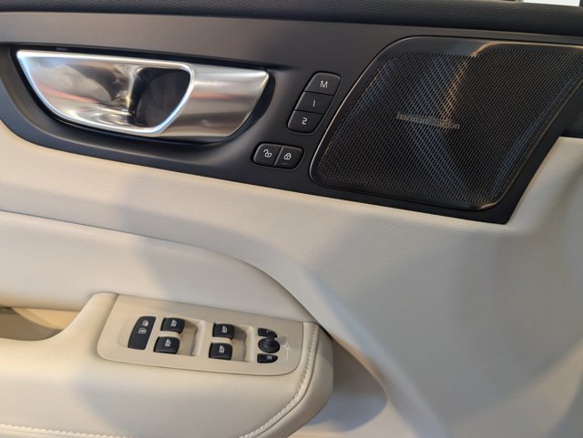 Used 2026 Volvo XC90 B6 Plus w/ Protection Package Premier AWD/4WD image 9