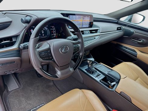 Used 2021 Lexus ES 300h w/ Accessory Package FWD image 7