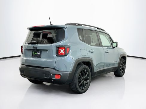 Used 2017 Jeep Renegade Altitude FWD image 9