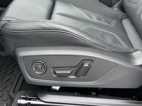 Certified 2025 Audi Q3 2.0T Premium w/ Convenience Package image 16