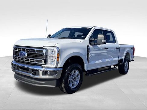 Used 2025 Ford F250 XLT image 8