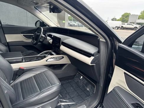 Used 2024 Lincoln Nautilus Reserve AWD/4WD image 28