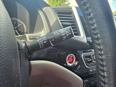 Used 2016 Honda Pilot Touring image 30