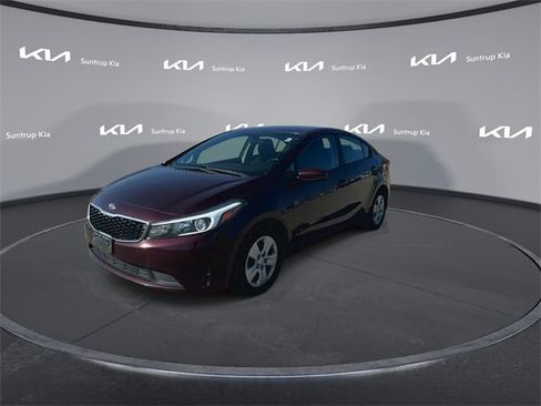 Used 2017 Kia Forte LX image 7
