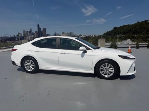 Used 2025 Toyota Camry LE FWD image 2