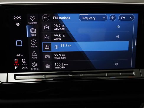 Certified 2024 Volkswagen Atlas SE w/ Black Wheel Package image 8