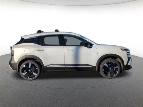 New 2026 Nissan Kicks SR image 4