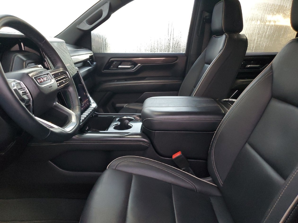 Used 2025 GMC Yukon Elevation w/ Technology Package RWD image 18