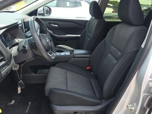 Used 2024 Nissan Rogue SV FWD image 13