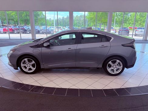 Used 2018 Chevrolet Volt LT w/ Comfort Package FWD image 8