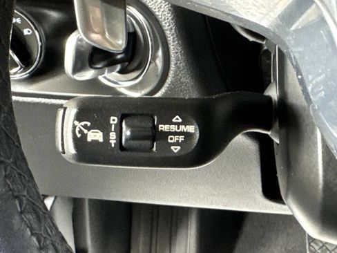 Used 2020 Porsche Macan AWD/4WD image 21