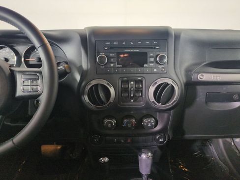 Used 2017 Jeep Wrangler Unlimited Sport w/ Quick Order Package 24S AWD/4WD image 17