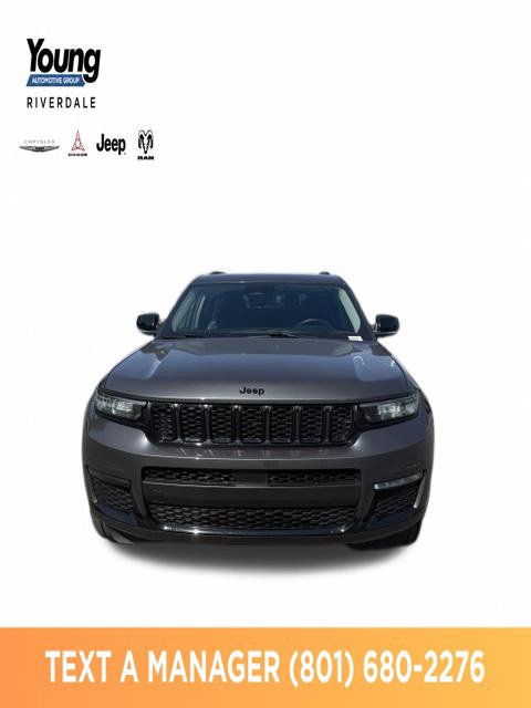 Used 2022 Jeep Grand Cherokee L Limited AWD/4WD image 3